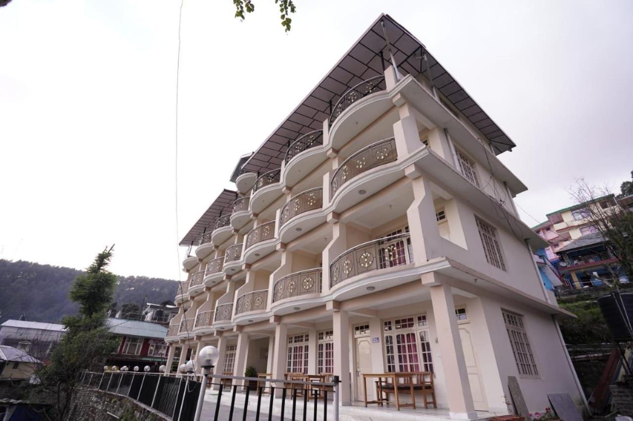 Sky Pie Hotel Dharamshala Exteriör bild