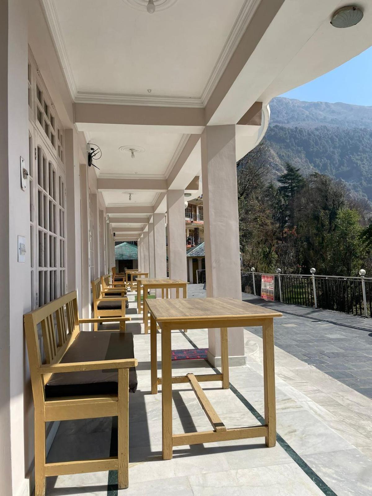 Sky Pie Hotel Dharamshala Exteriör bild